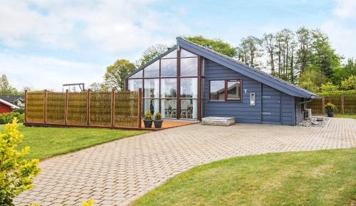 Four-Bedroom Holiday Home