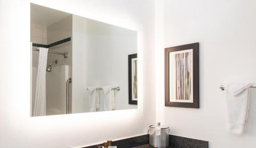 King Room with Bath Tub - Mobility/Hearing Accessible - Non-Smoking