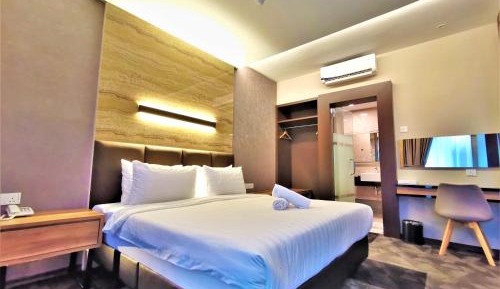 Deluxe King Room