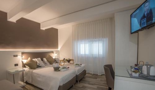 Deluxe Double or Twin Room