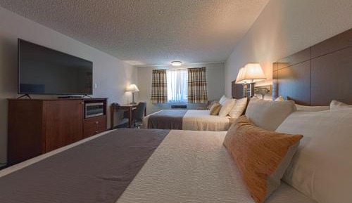 Deluxe Queen Room with Two Queen Beds