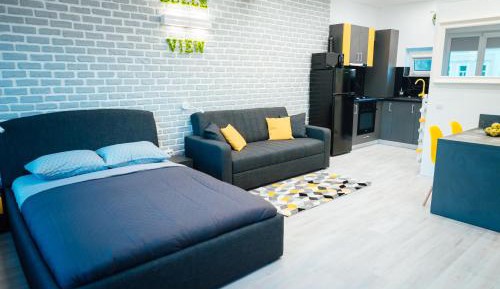 Queen Studio