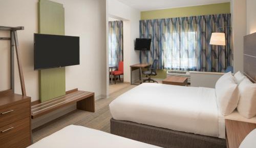 One-Bedroom Family Suite with Sofa Bed