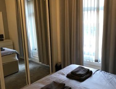 Double Room with Shared Bathroom (No Kitchen)