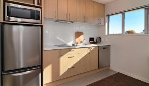 Superior One-Bedroom Apartment