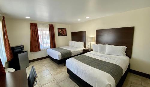 Queen Room with Two Queen Beds - Non-Smoking