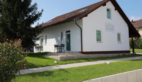 Apartment mit Terrasse im Nebenhaus