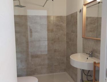Deluxe Double Room with Shower