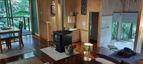 Escape Rainforest Cottage