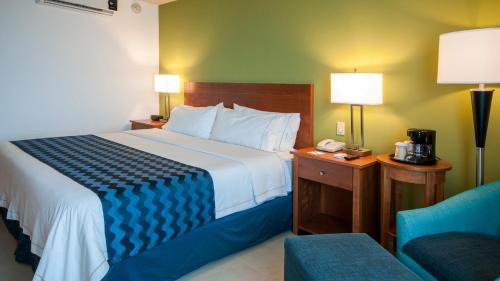 Standard King Room with Sea View