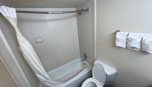Standard King Room - Non-Smoking 