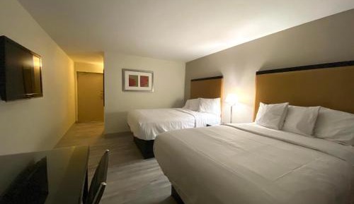 Deluxe Queen Room with Two Queen Beds