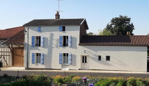 Holiday Home (6 Adults)