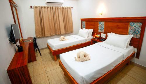 Deluxe Double Room (2 Adults + 1 Child)
