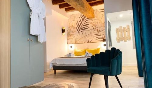 Deluxe Apartment