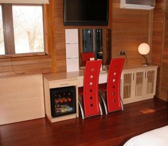 Bungalow (2 Adults + 1 Child)