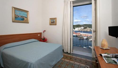 Double or Twin Room with Sea View