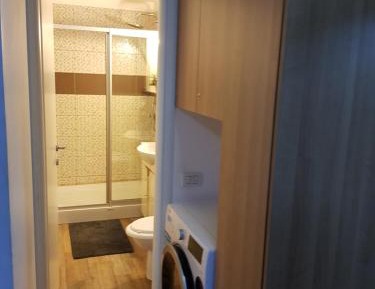 Apartment with Shower