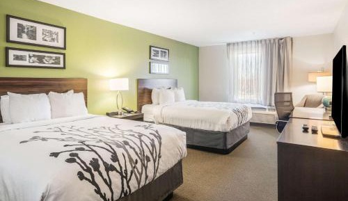 Queen Room with Two Queen Beds - Accessible/Non-Smoking 