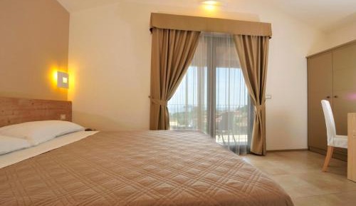 Double Room with Balcony and Sea View