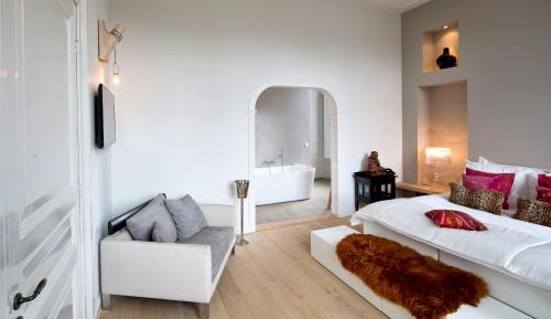 Deluxe Double Room with Bath