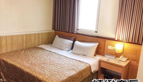Standard Queen Room