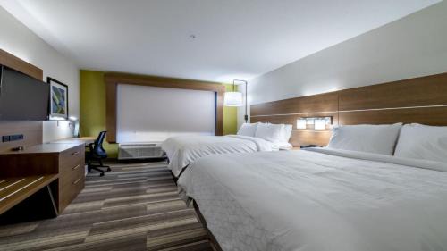 Standard Queen Room with Two Queen Beds