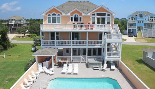 Six Bedroom Holiday Home