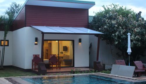 Deluxe Bungalow with Pool View