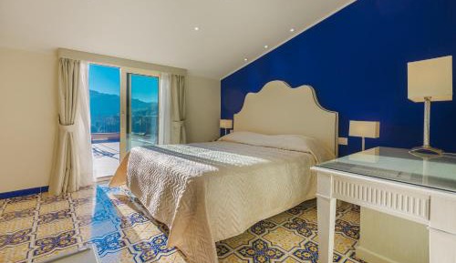 Deluxe Double Room with Terrace and Sea View