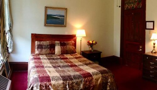 Queen Room with Shared Bathroom