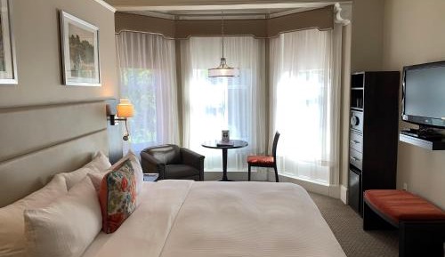 Bay Window King Room