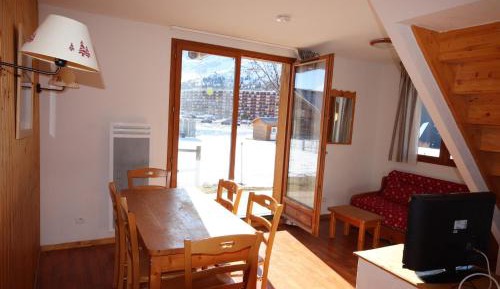 Chalet (6 Adults)