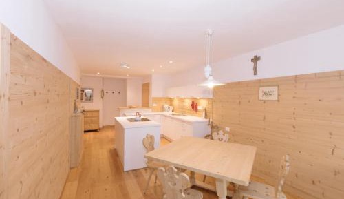 Superior One-Bedroom Apartment with Balcony