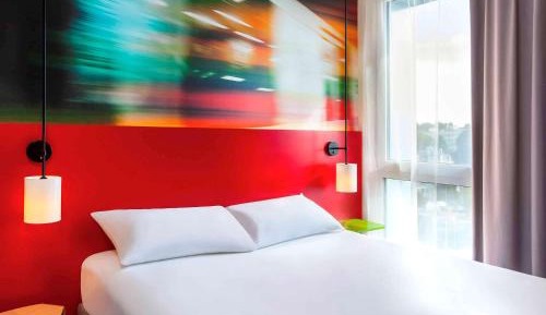 Standard Family Suite with One Double Bed and Twin Beds