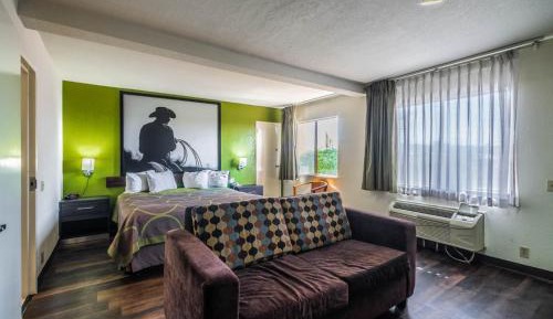 King Room - Non-Smoking