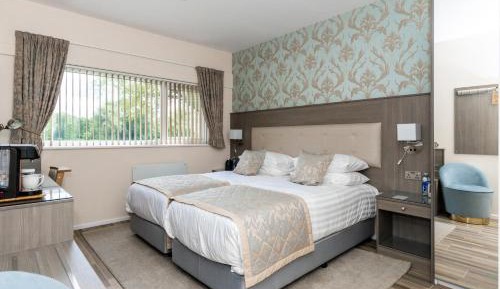Twin Room with Lake View