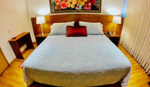 Deluxe King Suite