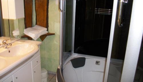Triple Room (2 Adults + 1 Child)