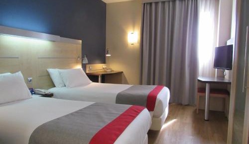 Standard Twin Room with Free Breakfast