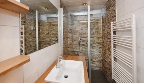 Two-Bedroom Apartment with Balcony (2-5 Adults)