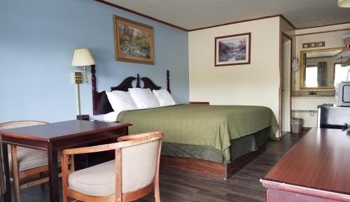 Standard King Room - Non-Smoking 