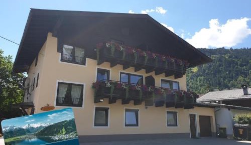 Apartment with Mountain View