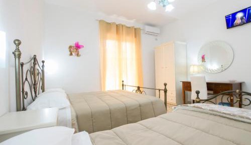 Triple Room with Private Bathroom