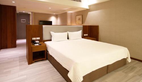 Honeymoon Suite