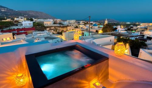 Thetis Suite with Private Hot Tub