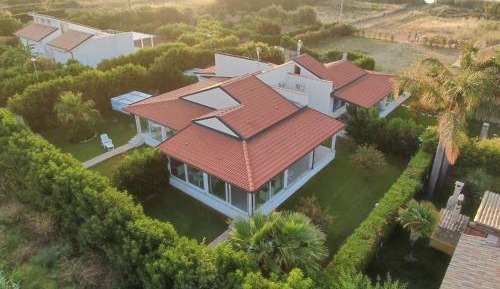 One-Bedroom House with Patio