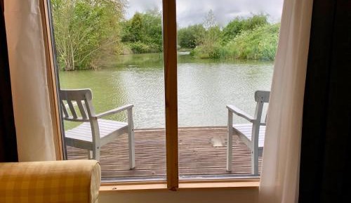 Deluxe King Room with Lake View