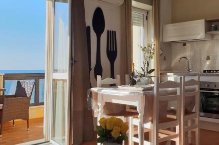 Studio Apartment with Sea View - Split Level