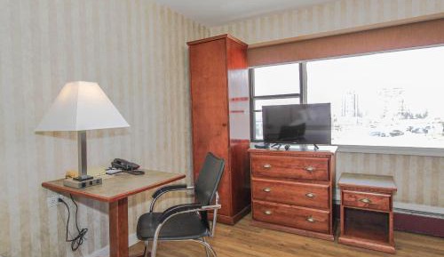  1 Queen Bed Kitchenette Non Smoking